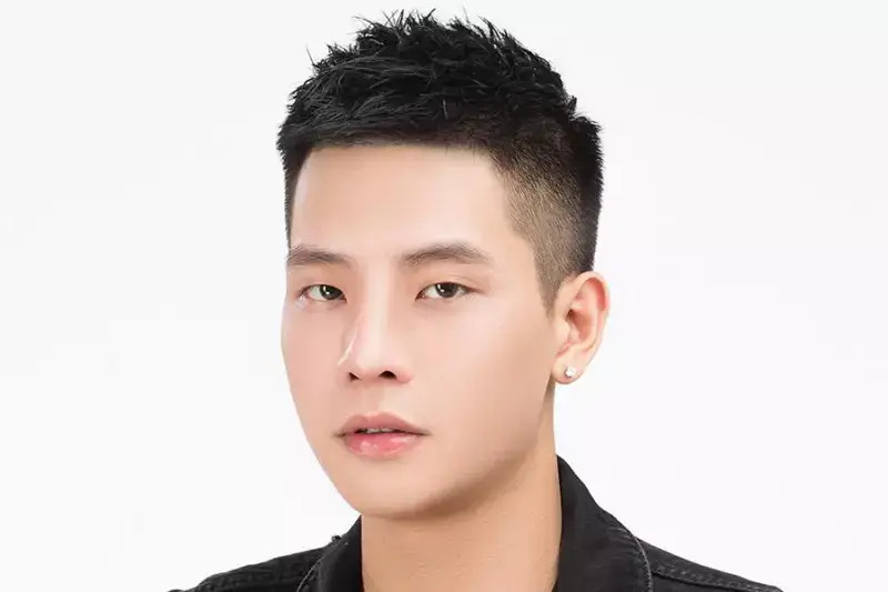 Tóc Mohican cá tính, mạnh mẽ, thu hút cho kỷ yếu nam