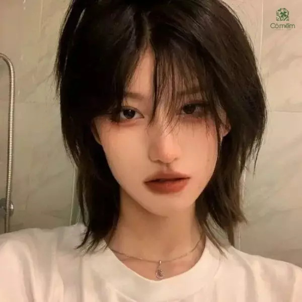 Tóc mullet layer cá tính nữ cùng màu nhuộm sáng