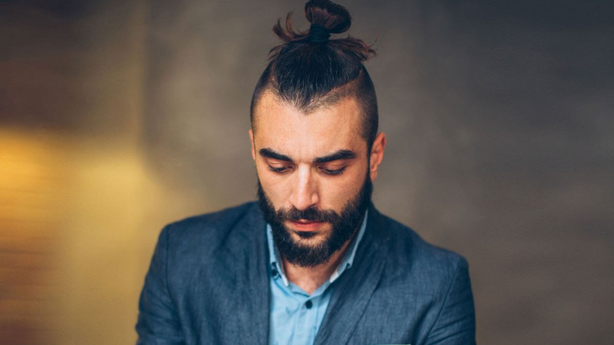 Tóc nam dài buộc đẹp kiểu buộc cao cá tính