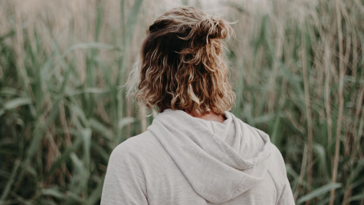 Tóc nam dài buộc đẹp kiểu mullet thời thượng