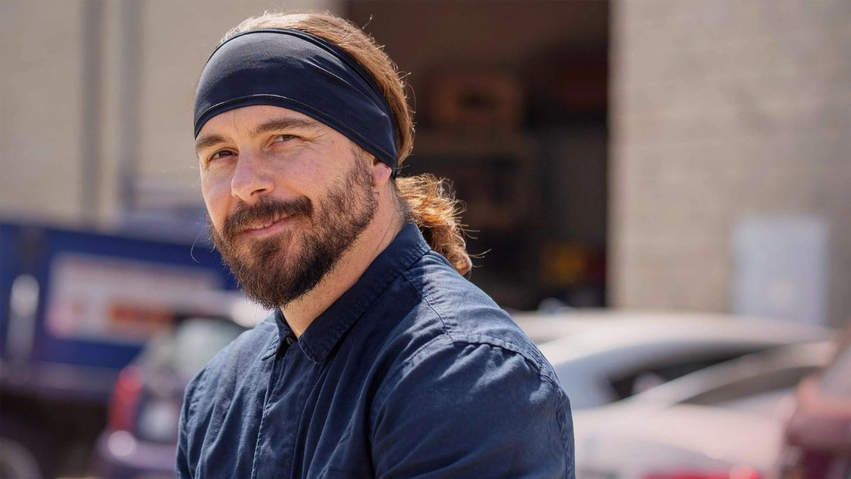 Tóc nam dài buộc đẹp quấn khăn cá tính