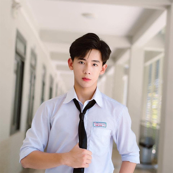 Tóc nam uốn nhẹ học sinh gọn gàng