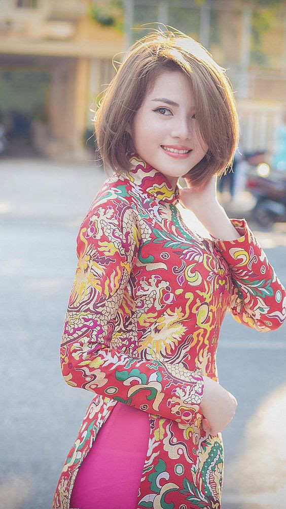 Tóc ngắn bob cúp chữ C ôm gọn gương mặt