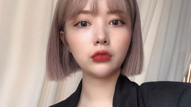 Tóc ngắn ngang cằm nhẹ nhàng nữ tính