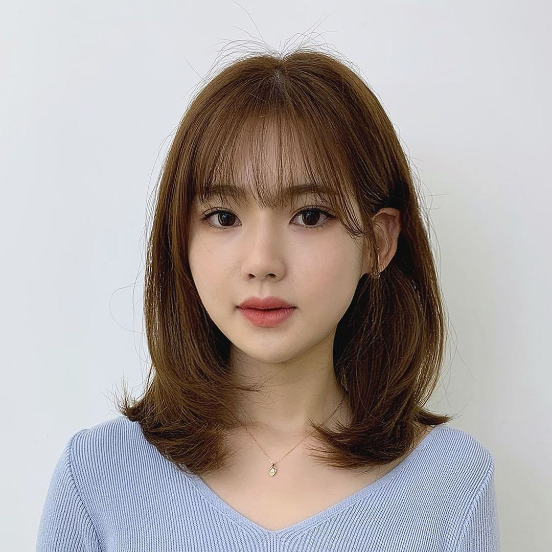 Tóc ngắn ngang vai với mái thưa Hàn Quốc, giúp phụ nữ trung niên "ăn gian" tuổi hiệu quả