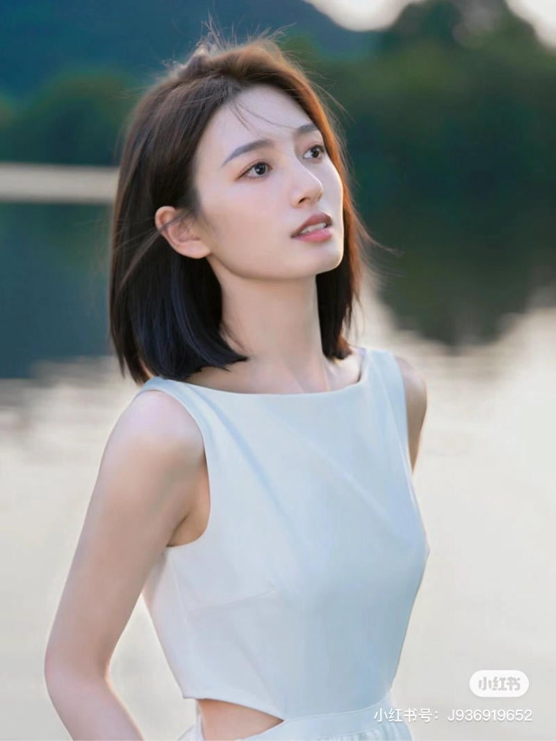 tóc ngắn tới vai thẳng tự nhiên