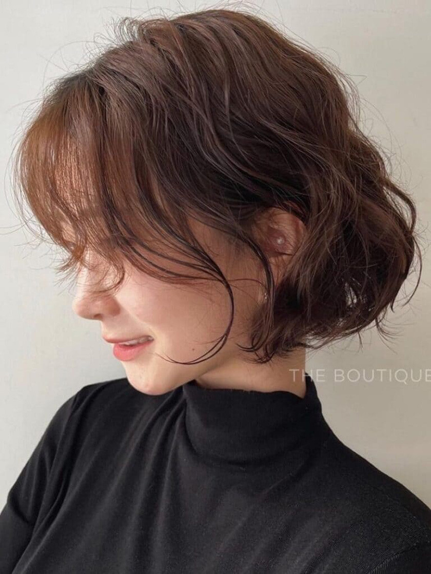 Tóc ngắn uốn xoăn đi tiệc quyến rũ