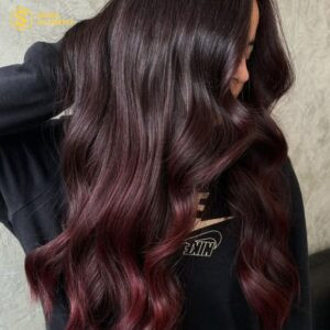Tóc nhuộm balayage đỏ trầm siêu đẹp được chị em yêu thích