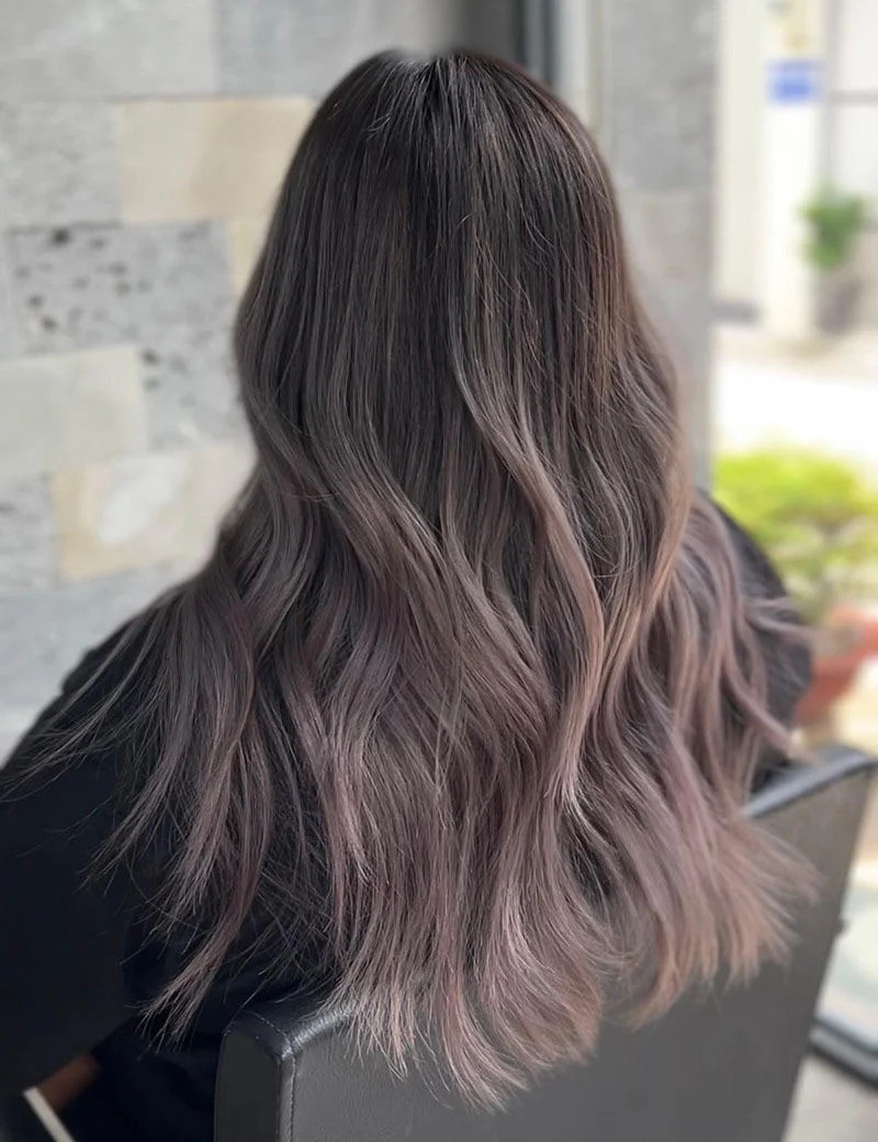 Tóc nữ với kỹ thuật nhuộm Balayage