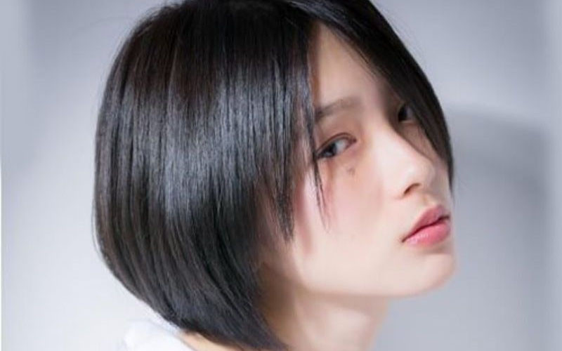 Tóc pixie cut duỗi thẳng đơn giản