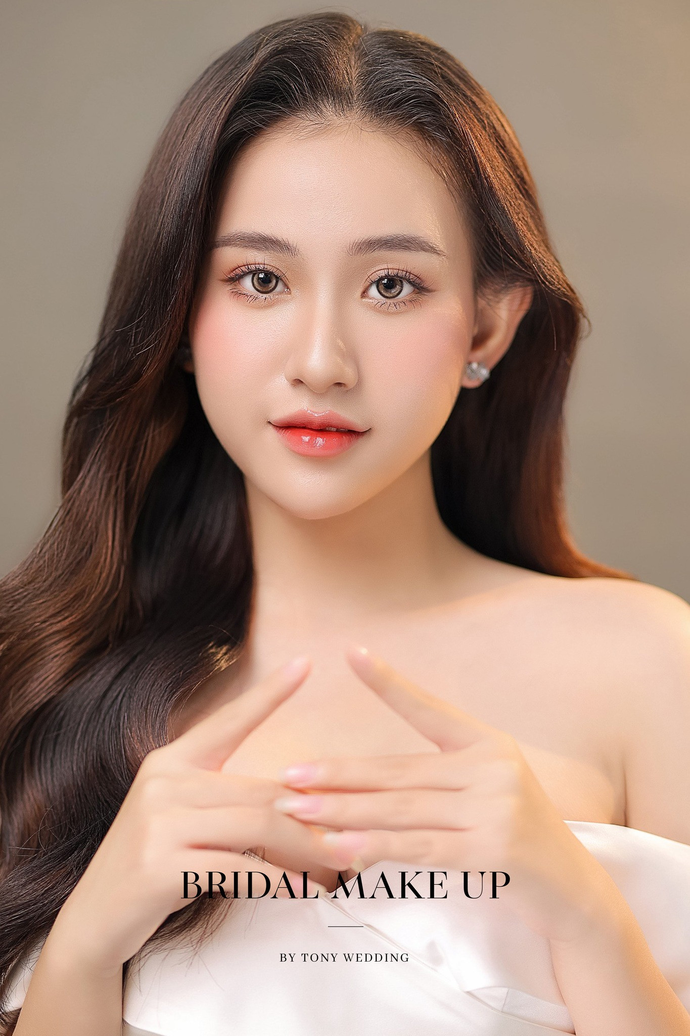 Tóc xoã tự nhiên cho cô dâu đơn giản mà đẹp