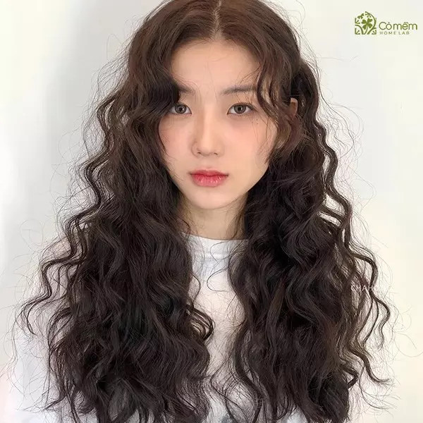 Tóc xoăn hippie dài tự nhiên và cá tính