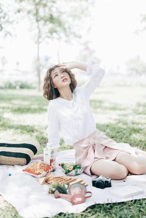 Vẽ chân dung cô gái tóc ngắn: Khắc họa vẻ đẹp tự tin, rạng ngời với kiểu tóc ngắn mới