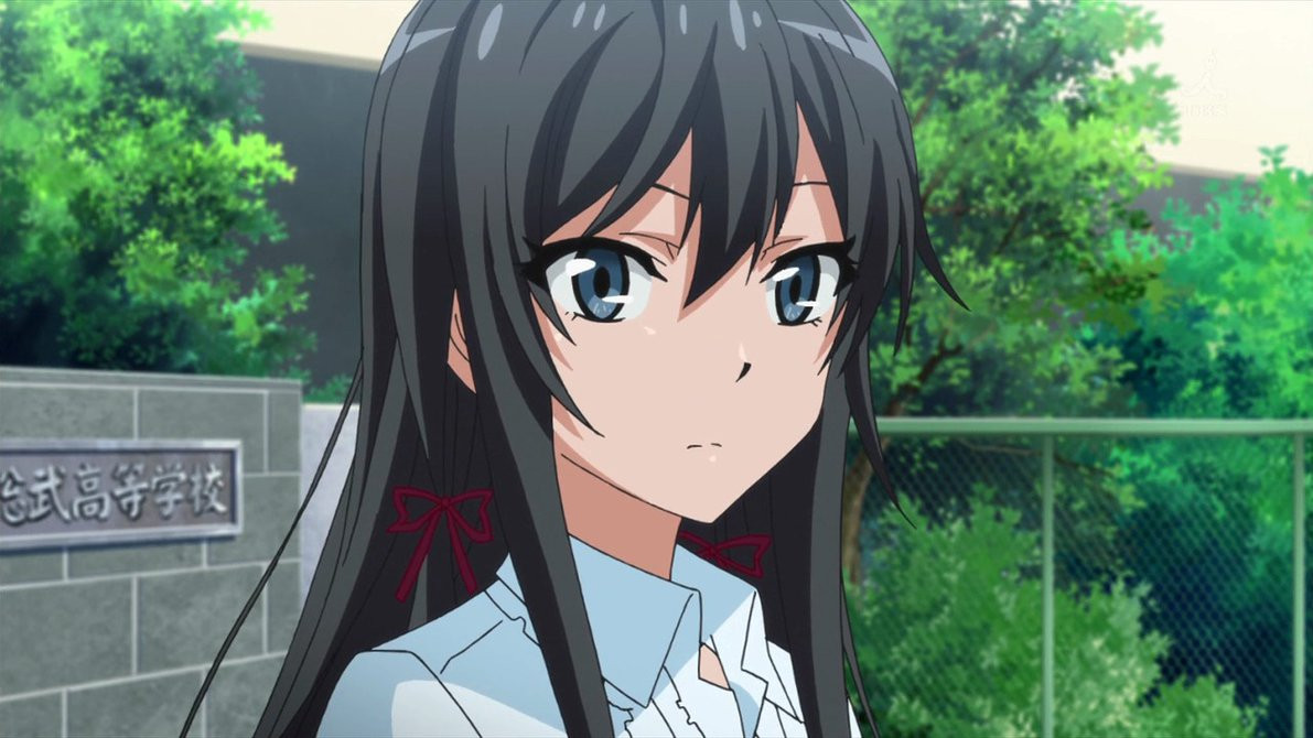Yukinoshita Yukino, nhân vật trí tuệ với mái tóc đen dài và khí chất thanh tao trong Oregairu