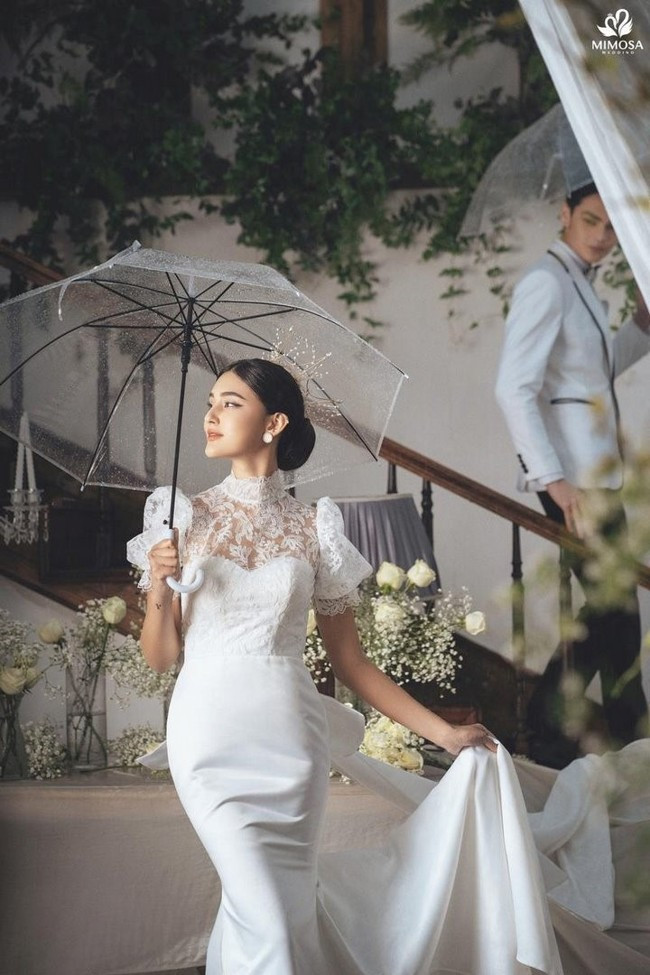 Ảnh cô dâu tóc ngắn búi Chignon thấp thanh lịch