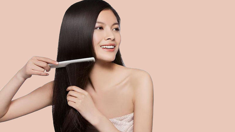 Bí quyết chăm sóc tóc suôn mượt, chắc khỏe cho các bạn nữ sinh.