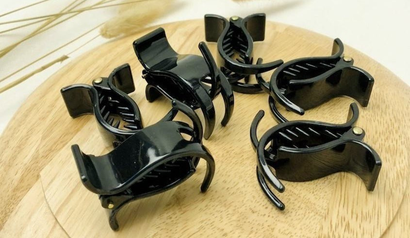 Bộ sưu tập kẹp càng cua bản nhỏ với nhiều màu sắc khác nhau, lý tưởng cho việc kẹp tóc mái hoặc tóc mỏng.