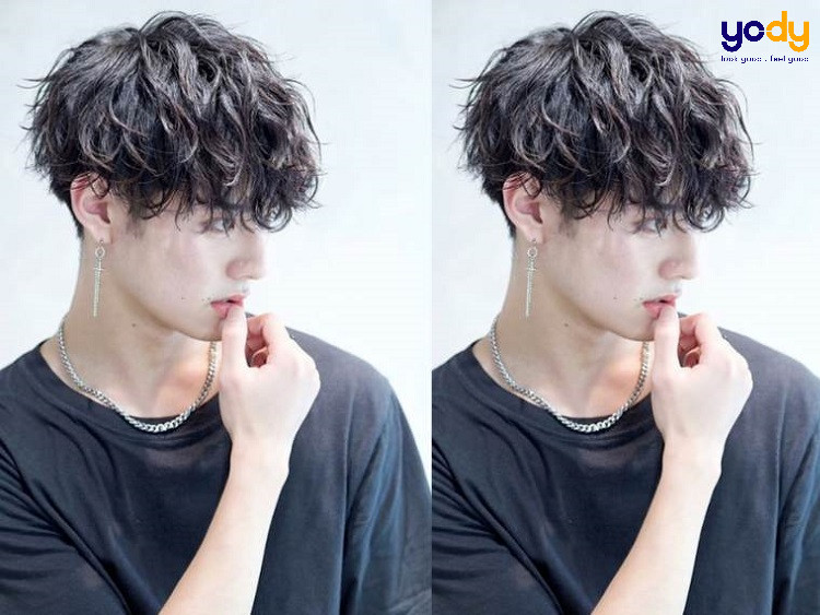 Chàng trai với kiểu tóc nam uốn side part xoăn cá tính