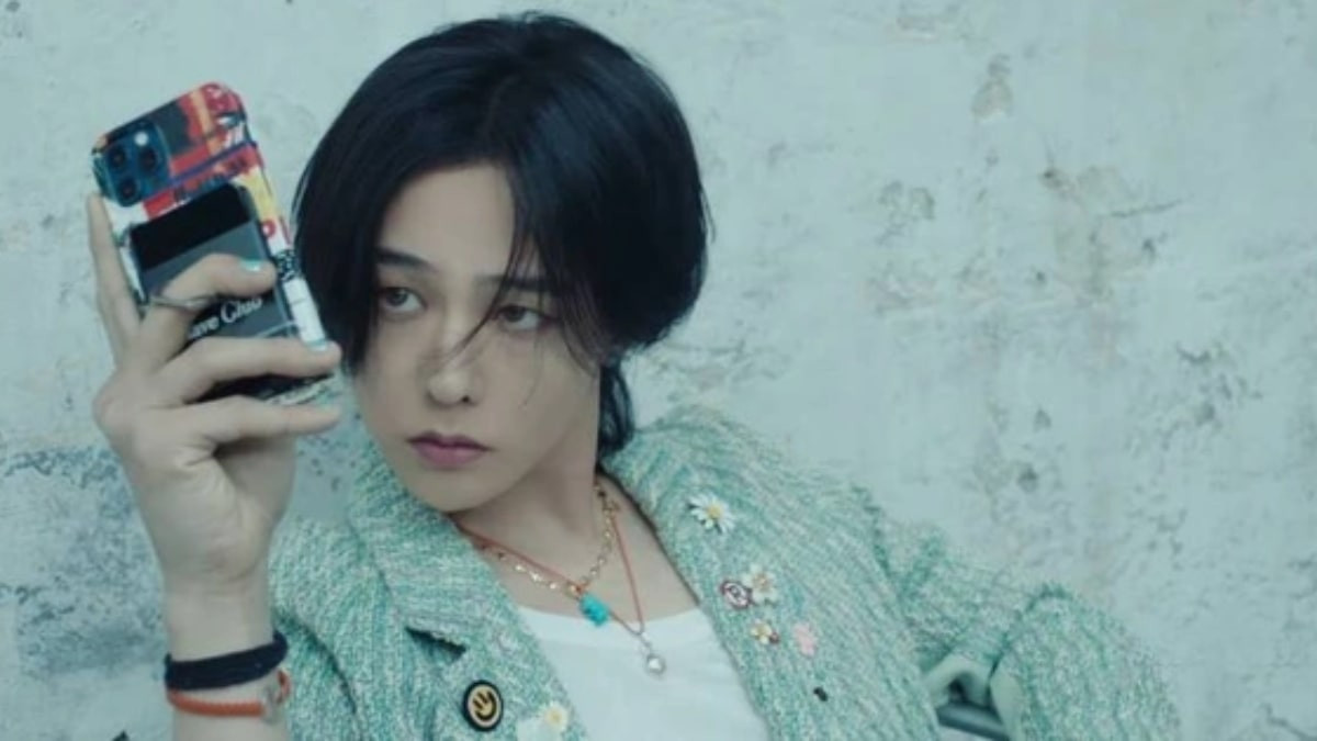 G-Dragon với kiểu tóc hai mái tự nhiên, cuốn hút