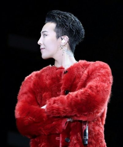 G-Dragon với mái tóc nổi bật