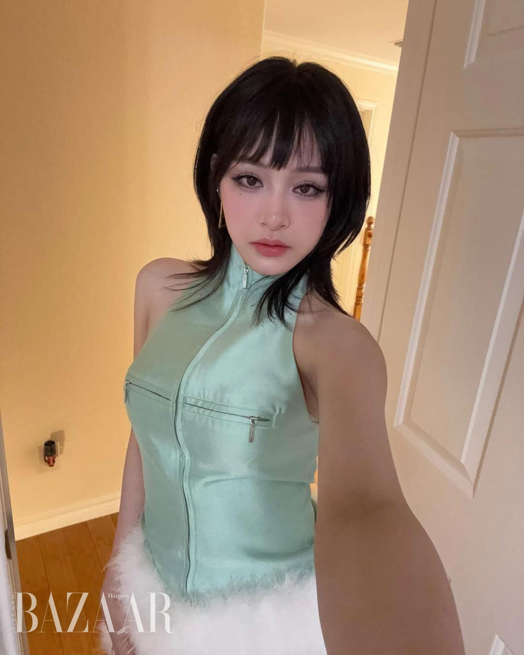 Hiền Hồ với tóc mái kết hợp đuôi tóc layer cá tính