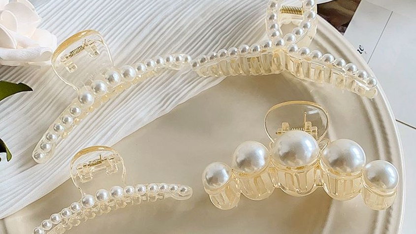 Kẹp càng cua 3 răng đính ngọc trai điệu đà cho tóc ngắn