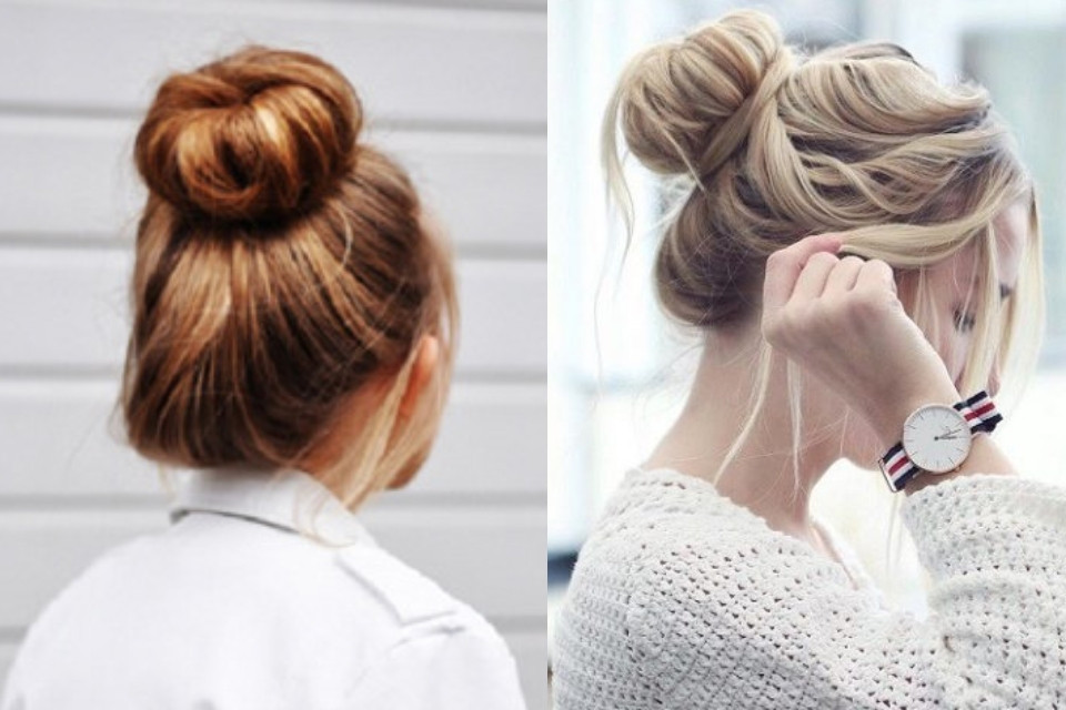 Kiểu tóc búi Lazy Bun cao gọn gàng, thể hiện phong cách tối giản