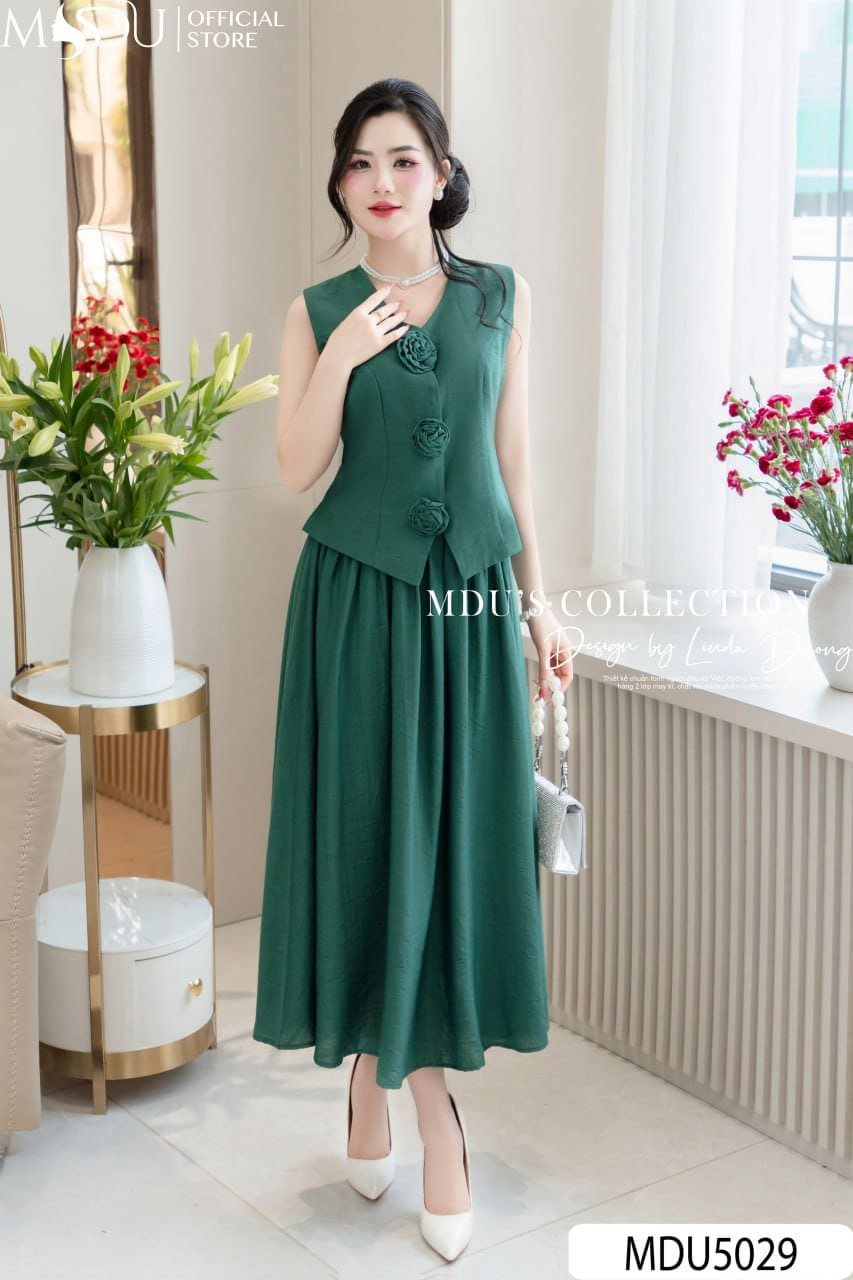 Kiểu tóc búi thấp thanh lịch cho buổi dạ hội