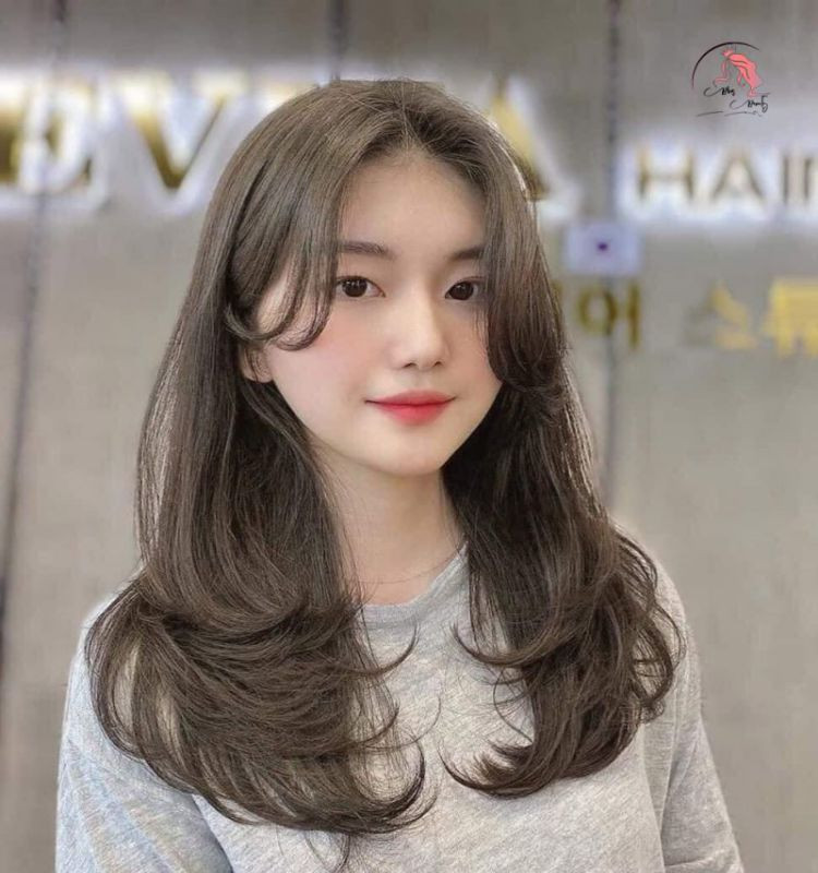 Kiểu tóc layer đa năng và trẻ trung cho tóc bông xù