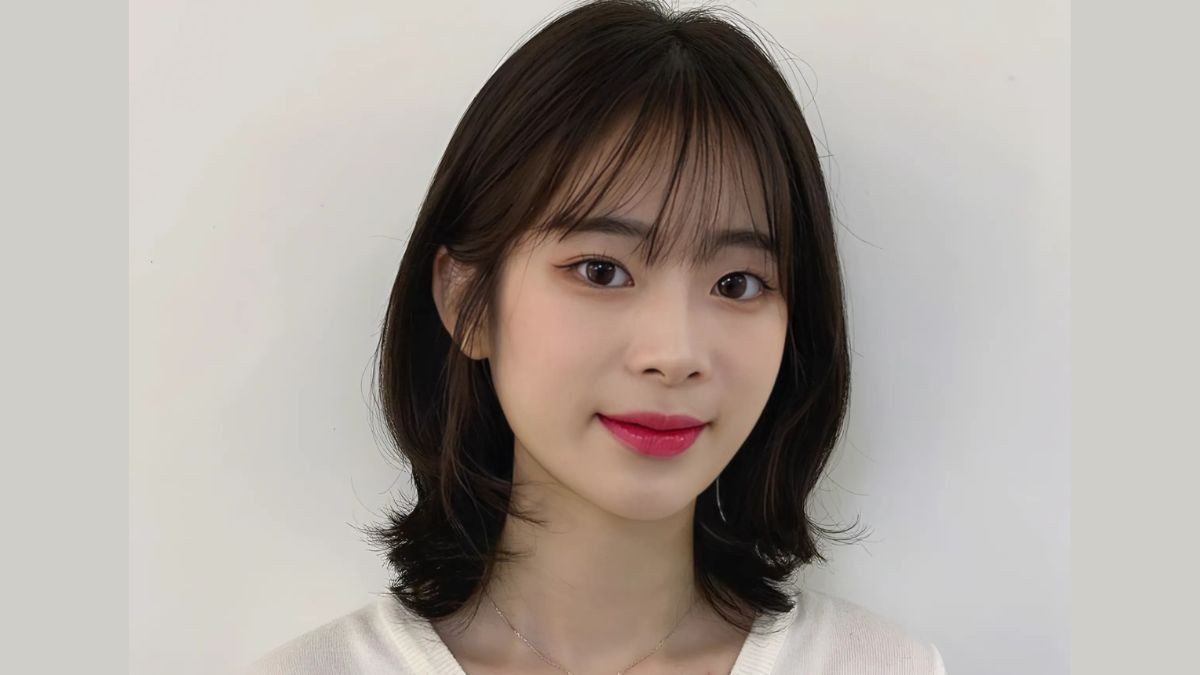 Kiểu tóc mái thưa phối cùng tóc ngang vai