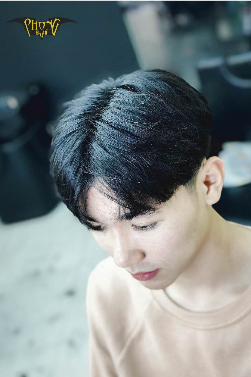Kiểu tóc Middle Part đơn giản nhưng lãng tử cho học sinh lớp 6