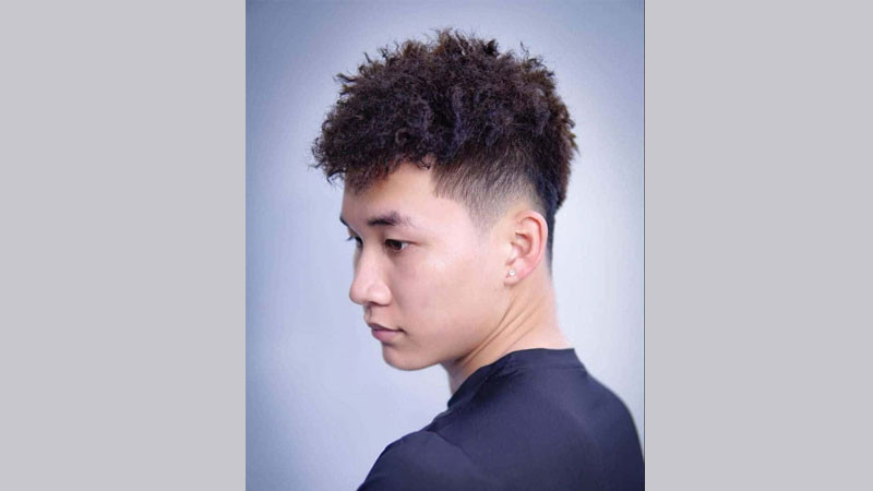 Kiểu tóc Mohican chéo cho khuôn mặt trái xoan