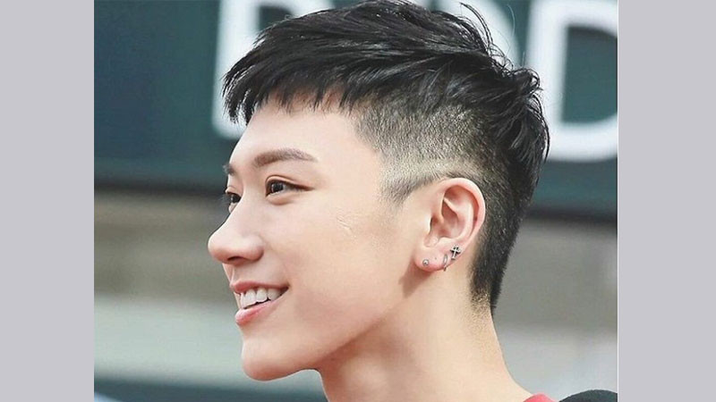 Kiểu tóc Mohican chéo tôn lên vẻ đẹp khuôn mặt kim cương