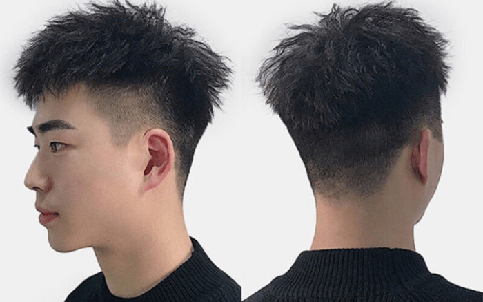 Kiểu tóc nam uốn ngắn tạo độ bồng bềnh, phong cách lãng tử cho phái mạnh.
