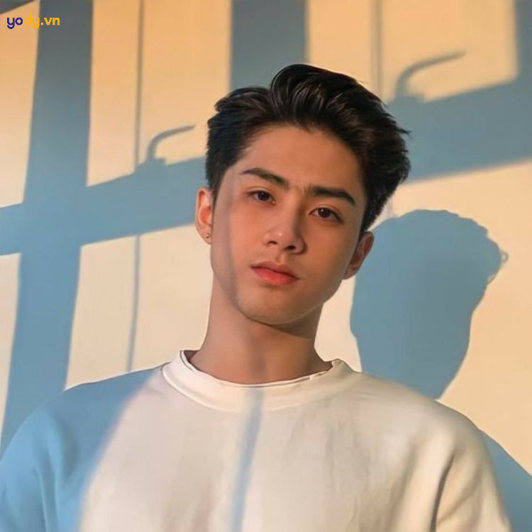 Kiểu tóc nam uốn side part vuốt ngược lịch lãm