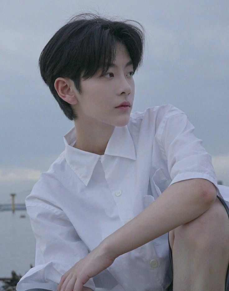 Kiểu tóc Side Part cổ điển pha nét cá tính