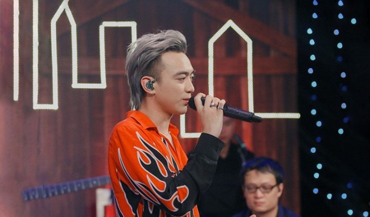 Kiểu tóc Side Part lịch lãm của Soobin Hoàng Sơn, tôn lên vẻ ngoài cuốn hút