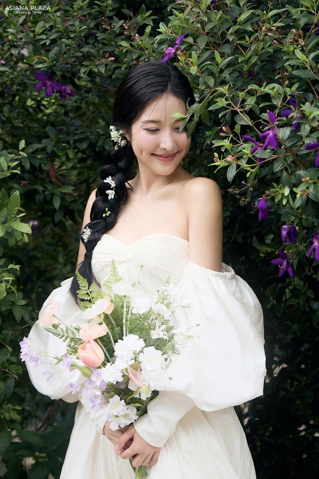 Kiểu tóc tết búi cầu kỳ tinh xảo cho cô dâu Trung Hoa