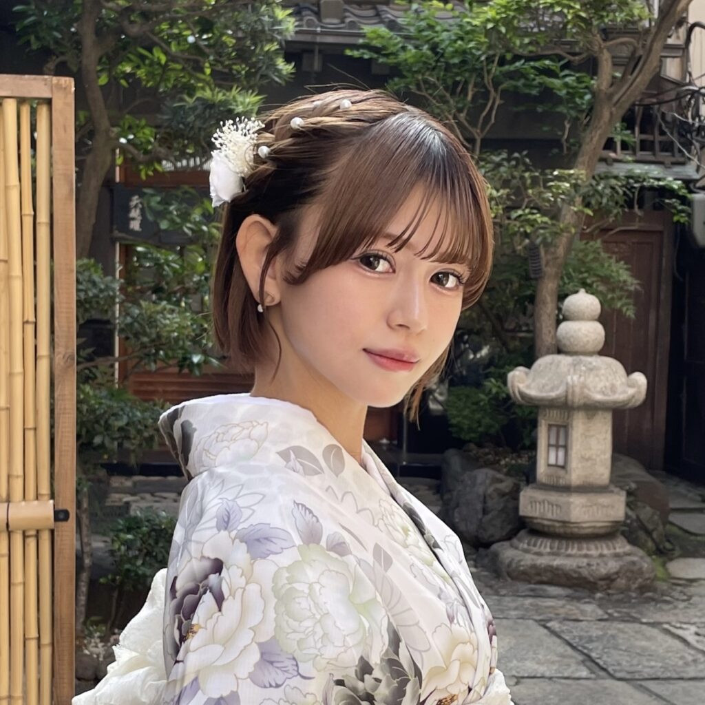 Kiểu tóc tết lệch bên tinh tế cho cô gái mặc kimono