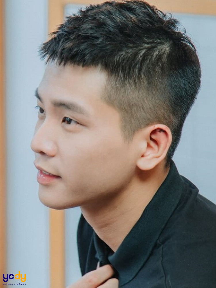Kiểu tóc Textured Crop hiện đại cho nam sinh cấp 2