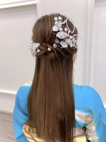 Kiểu tóc thẳng nửa đầu gọn gàng khi diện kimono