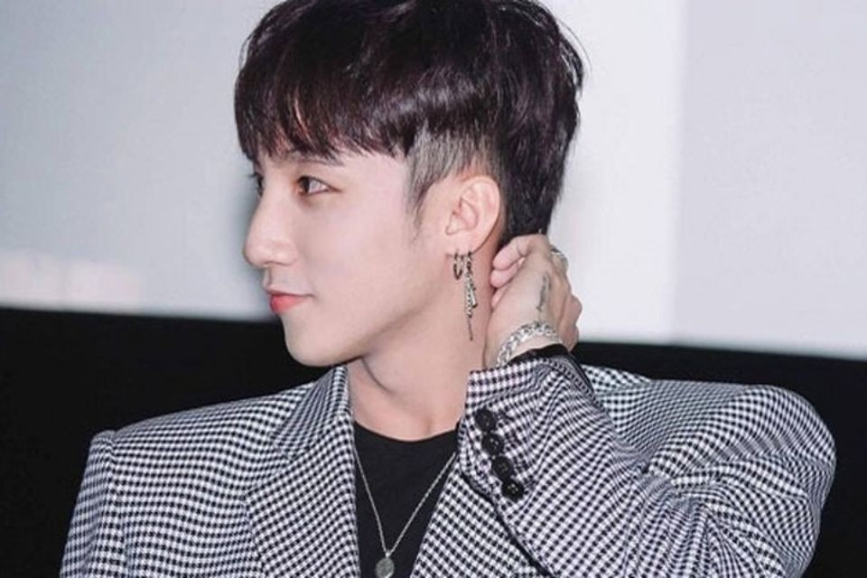 Kiểu tóc two block mullet uốn phóng khoáng