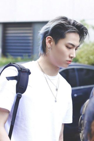 Kiểu tóc Undercut layer dài nam tính