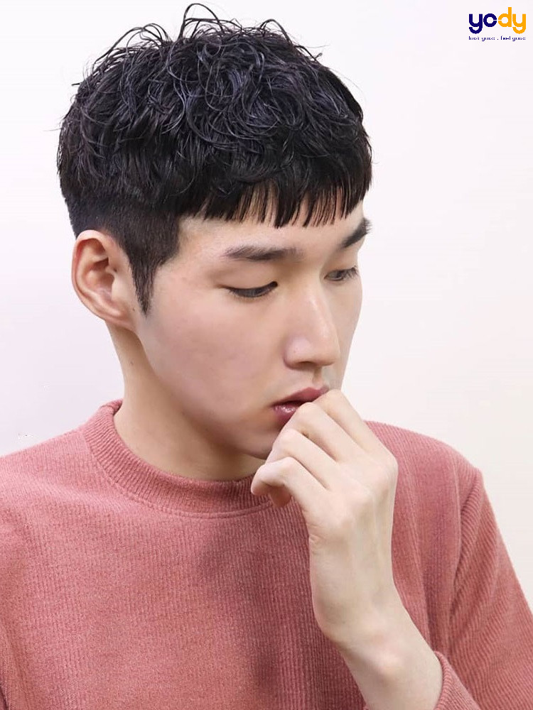 Kiểu tóc undercut mái ngố phong cách nam thần Trung Quốc