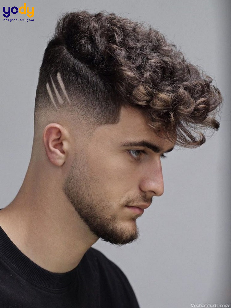Kiểu tóc Undercut xoăn bồng bềnh, phá cách cho nam mặt tròn