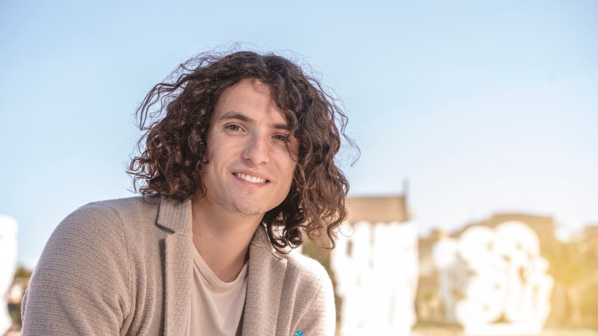 Kiểu tóc xoăn ngắn nam đa dạng, phù hợp với nhiều dáng khuôn mặt khác nhau