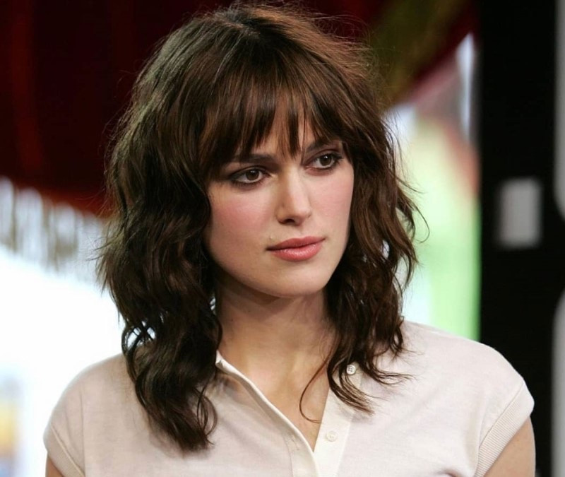 Kiểu tóc xoăn tự nhiên cắt layer bồng bềnh quyến rũ