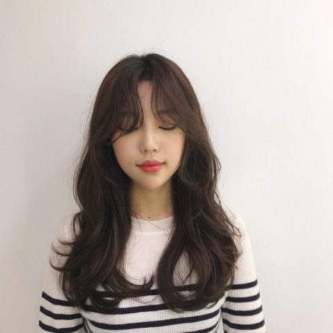 Kiểu tóc xoăn tự nhiên đầy sức sống và quyến rũ