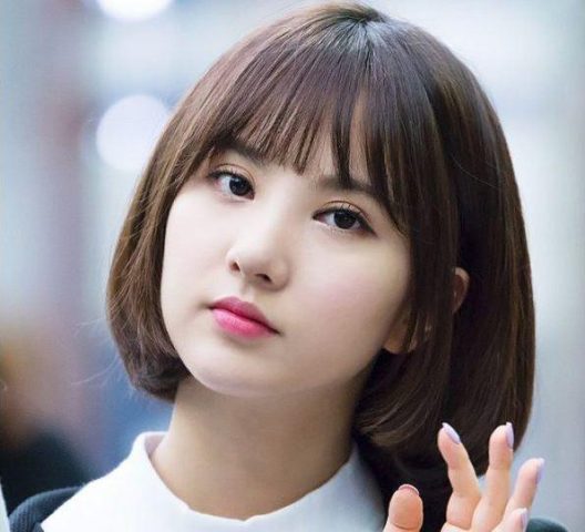 Mặt tròn trán thấp nên để mái gì để gương mặt thon gọn hơn