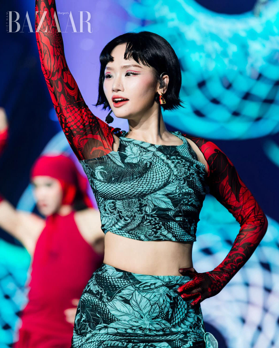 Miu Lê với tạo kiểu tóc babydoll ép thẳng